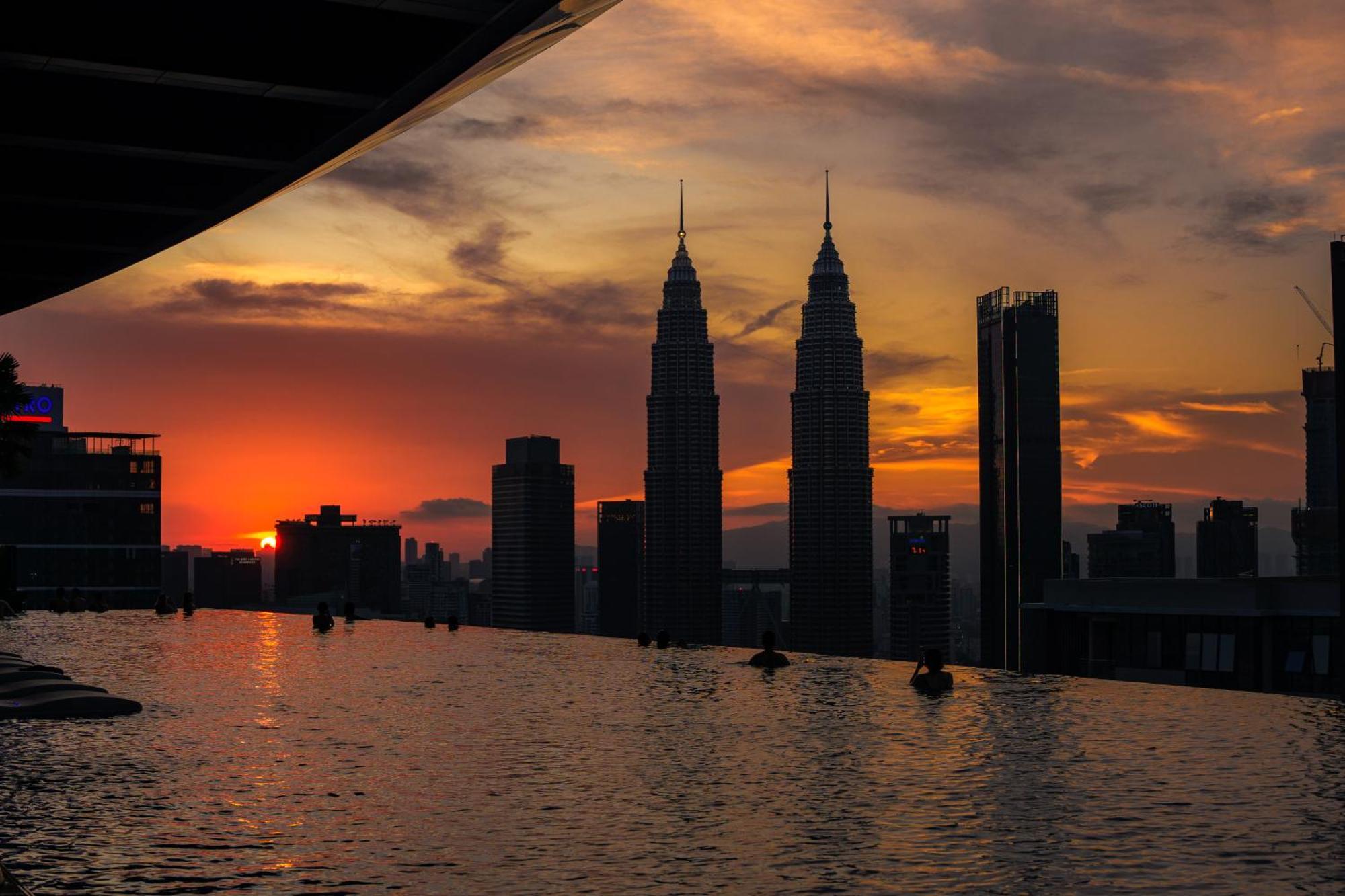 Eaton Residences Klcc By Plush Куала-Лумпур Экстерьер фото